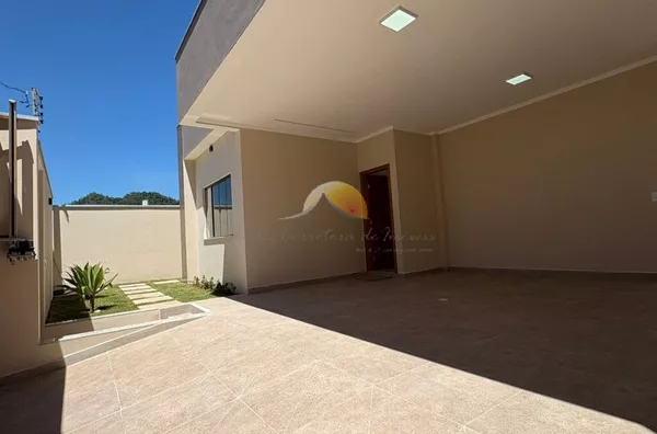 VENDO ÓTIMA CASA NO VALE DAS HORTÊNSIAS 