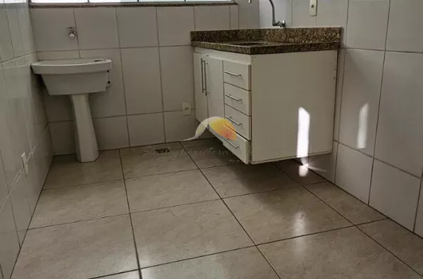 ALUGA-SE EXCELENTE KITNET NO BAIRRO AVENIDA!