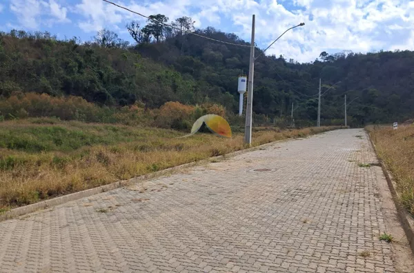VENDO ÓTIMO TERRENO NO LOTEAMENTO OLHOS D'ÁGUA II