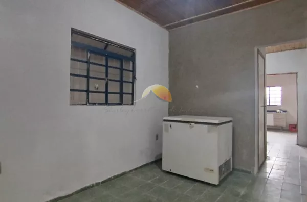 VENDO ÓTIMA CASA EM PROCESSO DE REFORMA NO LOTEAMENTO BAHAMAS