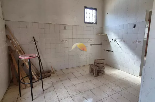 VENDO EXCELENTE CASA NO BAIRRO MORRO CHIC!