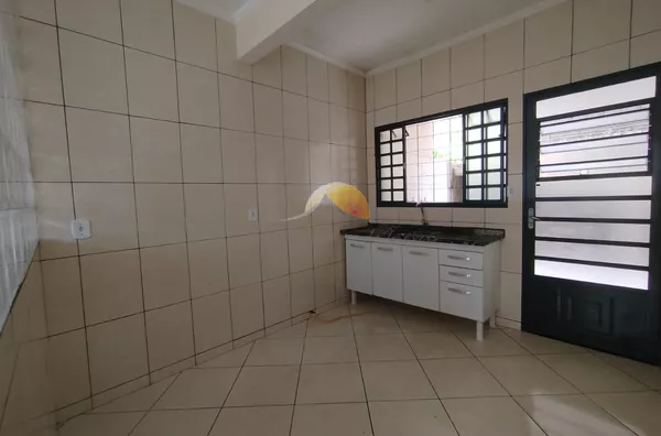VENDO CASA NO BAIRRO VARGINHA, ITAJUBÁ-MG - Foto 2