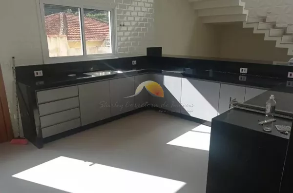 VENDO ÓTIMA CASA DE ALTO PADRÃO EM DELFIM MOREIRA!