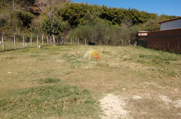 VENDE-SE ÓTIMO TERRENO