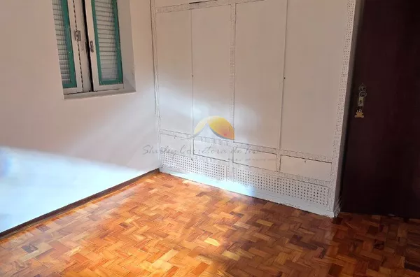 ALUGA-SE EXCELENTE CASA NO BAIRRO VARGINHA