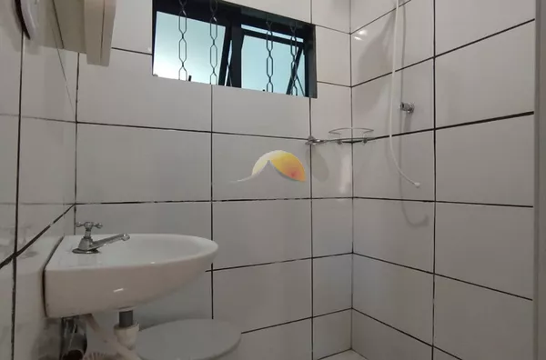 ALUGA-SE SUÍTE NO BAIRRO VARGINHA