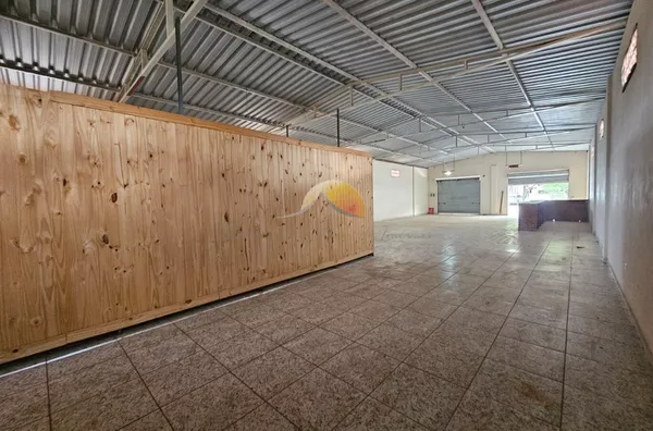 ÓTIMO GALPÃO EM PIRANGUÇU