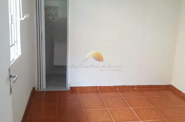 ALUGA-SE CASA NO BAIRRO VARGINHA