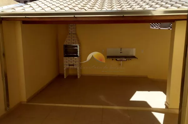 VENDO EXCELENTE CASA NO BAIRRO CRUZEIRO