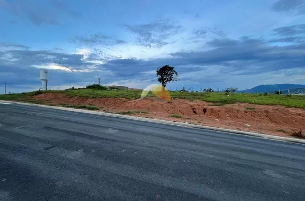 VENDE-SE TERRENO NO BAIRRO SANTA CLARA