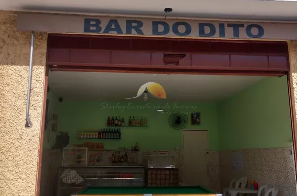 VENDE-SE CASA COM PONTO COMERCIAL NO BAIRRO BOA VISTA