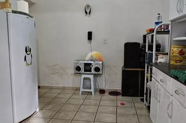 VENDO CASA NO BAIRRO NOSSA SENHORA DE FÁTIMA