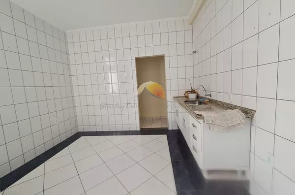VENDE-SE APARTAMENTO TÉRREO NO BAIRRO ORIENTE