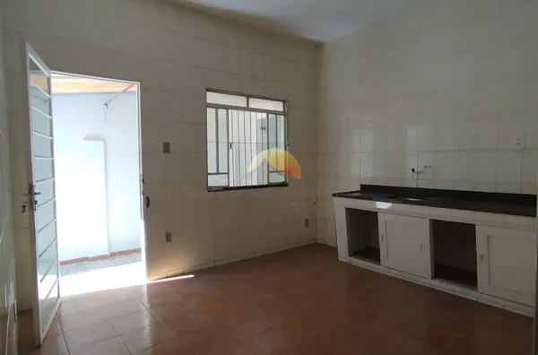 ALUGO EXCELENTE CASA NO CENTRO DE ITAJUBÁ! COMERCIAL OU RESIDENCIAL