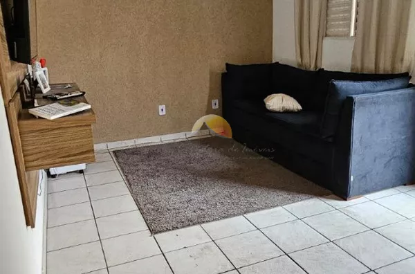 VENDE-SE CASA NO BAIRRO SANTO ANTONIO 