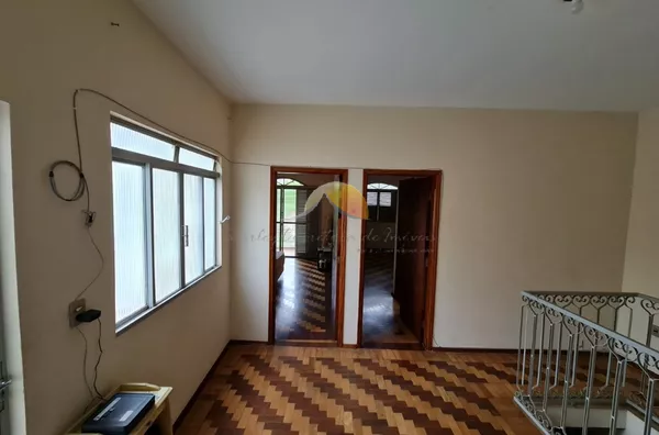 VENDO ÓTIMA CASA NO BAIRRO VARGINHA