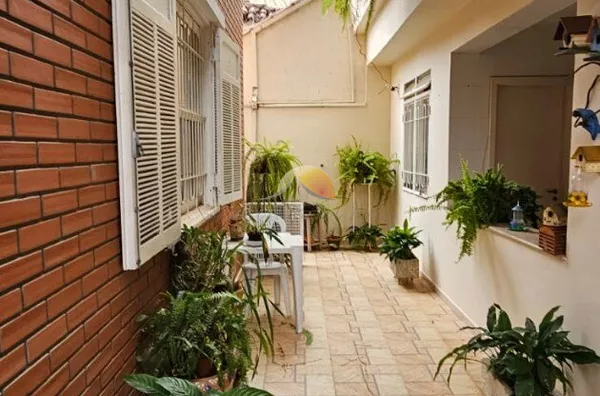 VENDO EXCELENTE CASA NO CORAÇÃO DE ITAJUBÁ!