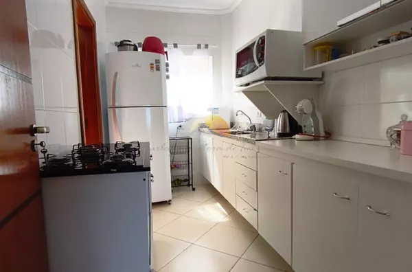 VENDO OU ALUGO EXCELENTE APARTAMENTO NO BAIRRO VARGINHA!