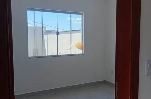 VENDO EXCELENTE CASA NO BAIRRO COLINA VERDE 