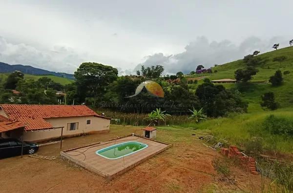 LINDA CHÁCARA PARA VENDA NO BAIRRO PEÕES, ITAJUBÁ-MG.