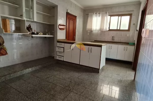 VENDE-SE BELO APARTAMENTO NO BAIRRO VARGINHA