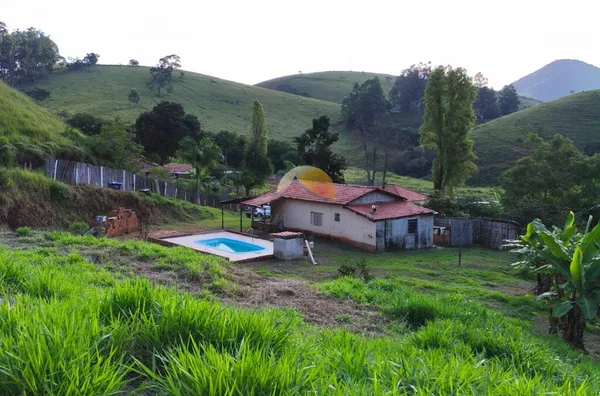 LINDA CHÁCARA PARA VENDA NO BAIRRO PEÕES, ITAJUBÁ-MG.