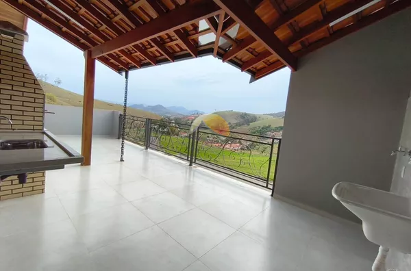 VENDO EXCELENTE CASA NO JARDIM CALIFORNIA!