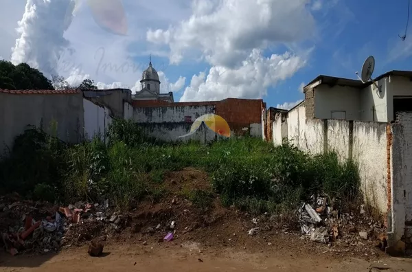 VENDE-SE TERRENO NO BAIRRO CRUZEIRO