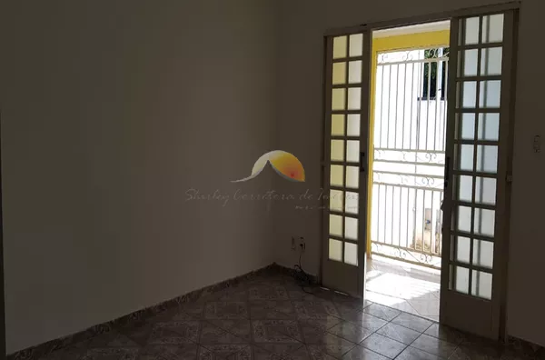 VENDE-SE CASA NO BAIRRO VARGINHA