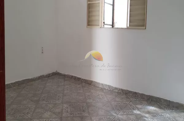 VENDE-SE CASA NO BAIRRO VARGINHA