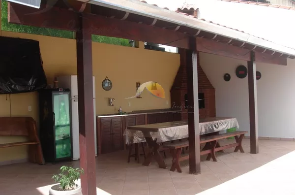 VENDE-SE BELA CASA NO BAIRRO MORRO CHIC