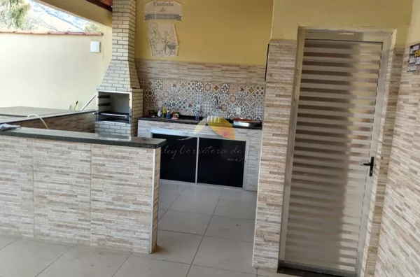 VENDE-SE TERRENO COM ÁREA DE LAZER EM PIRANGUÇU