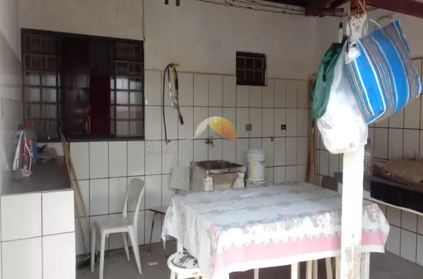 VENDE-SE CASA NO BAIRRO REBOURGEON 