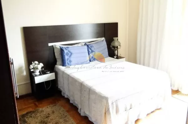 VENDE-SE ÓTIMA CASA NO BAIRRO SANTO ANTONIO