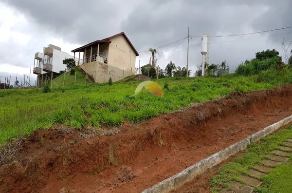 VENDE-SE TERRENO EM PIRANGUINHO