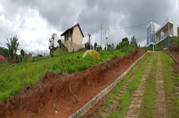 VENDE-SE TERRENO EM PIRANGUINHO