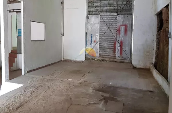 VENDE-SE GALPÃO NO BAIRRO SÃO SEBASTIÃO