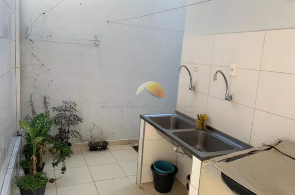 VENDE-SE CASA EM PIRANGUINHO