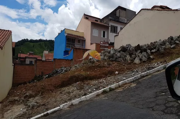 VENDO TERRENO NO BAIRRO SANTA ROSA