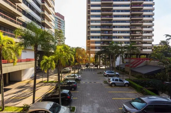 Vendo Apartamento 3 dormitórios 1 suíte 1 quadra Metro Vila Madalena