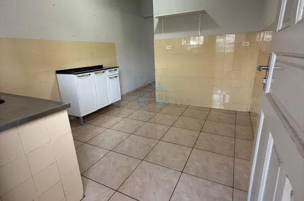 Alugo Casa 1 dormitório no Piqueri perto da estação Piqueri