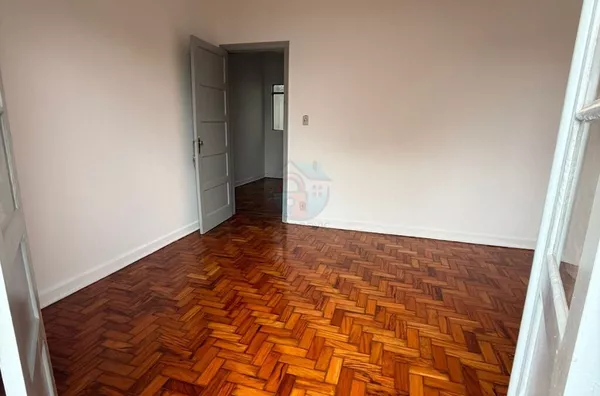 Alugo Casa 2 dormitórios sem Vaga Vila Romana