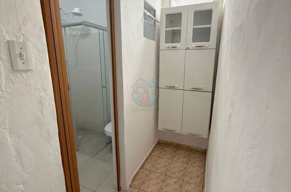 Alugo casa de vila com 1 dormitório Lapa