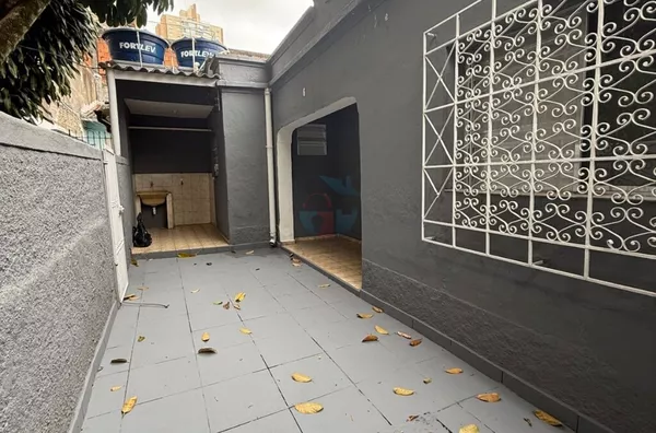 Alugo casa de vila com 1 dormitório Lapa