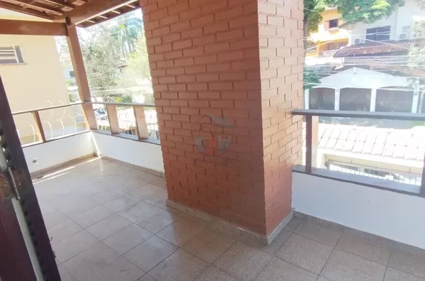 Sobrado Amplo à Venda em Santo Amaro – 4 dormitórios, 3 vagas garagem, Salão de Festas e Churrasqueira!