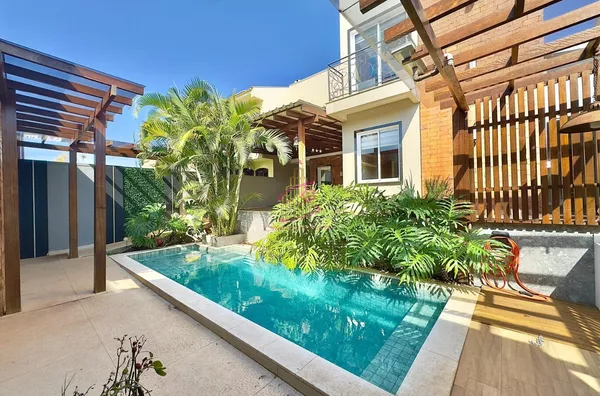 SOBRADO NO CONDOMINIO RESIDENCIAL GRAMADO II