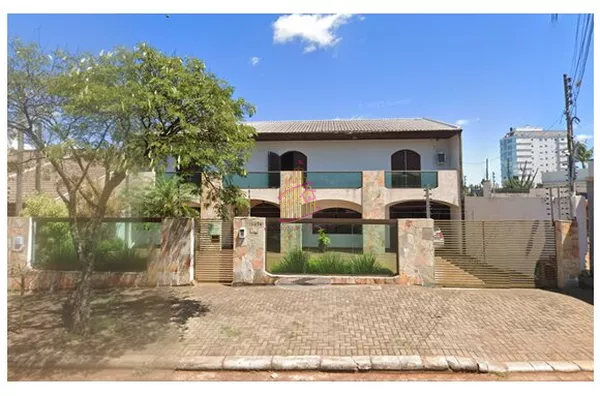 Sobrado à Venda no Country com Piscina!!