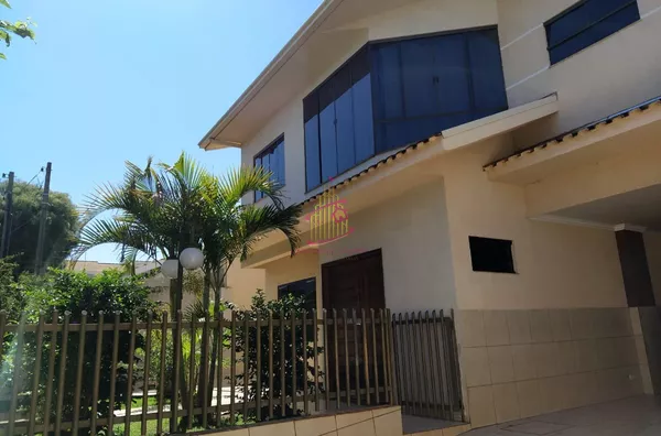 SOBRADO NO BAIRRO TROPICAL