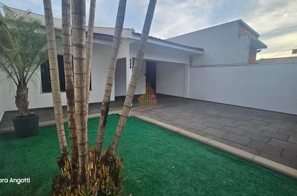 Incrível sobrado com piscina no bairro Canadá