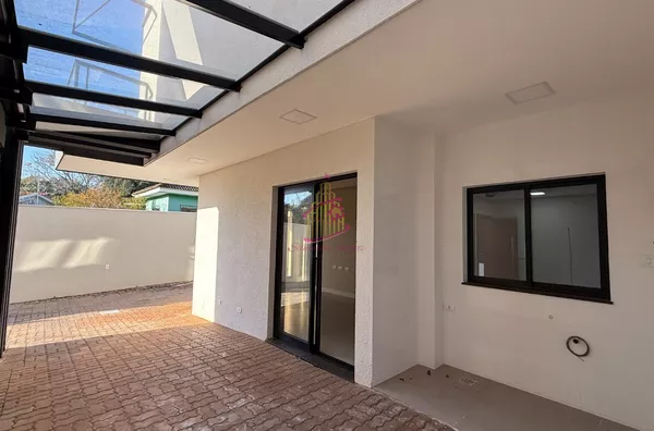 LINDO SOBRADO NO CANADÁ